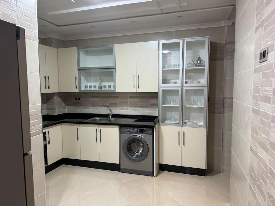 Family-Sized Cosy Apartment Larache Bagian luar foto